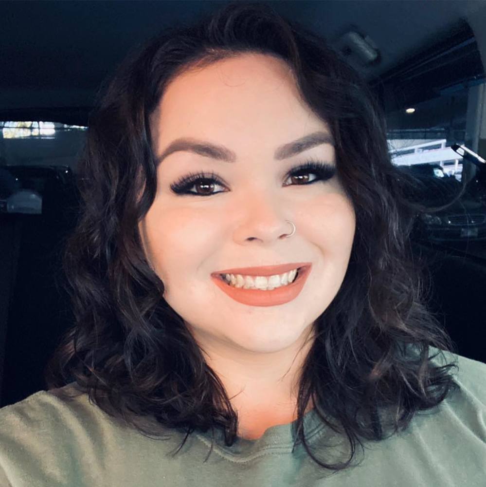 Meet your Posher, Andrea nicole